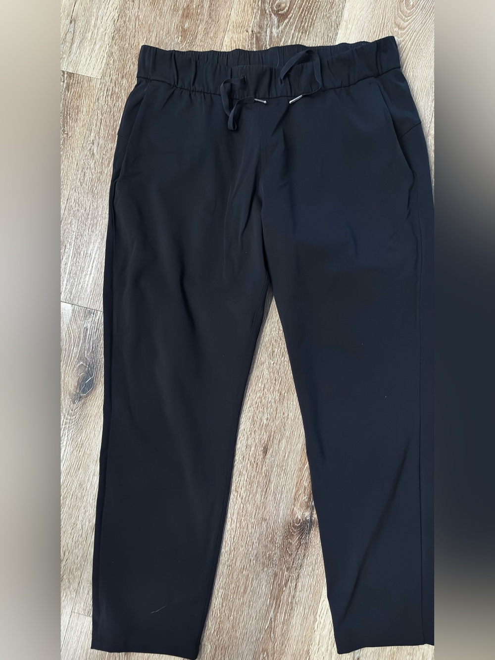 ✨ Lululemon "On the Fly" Pants ✨ size 10 BLK